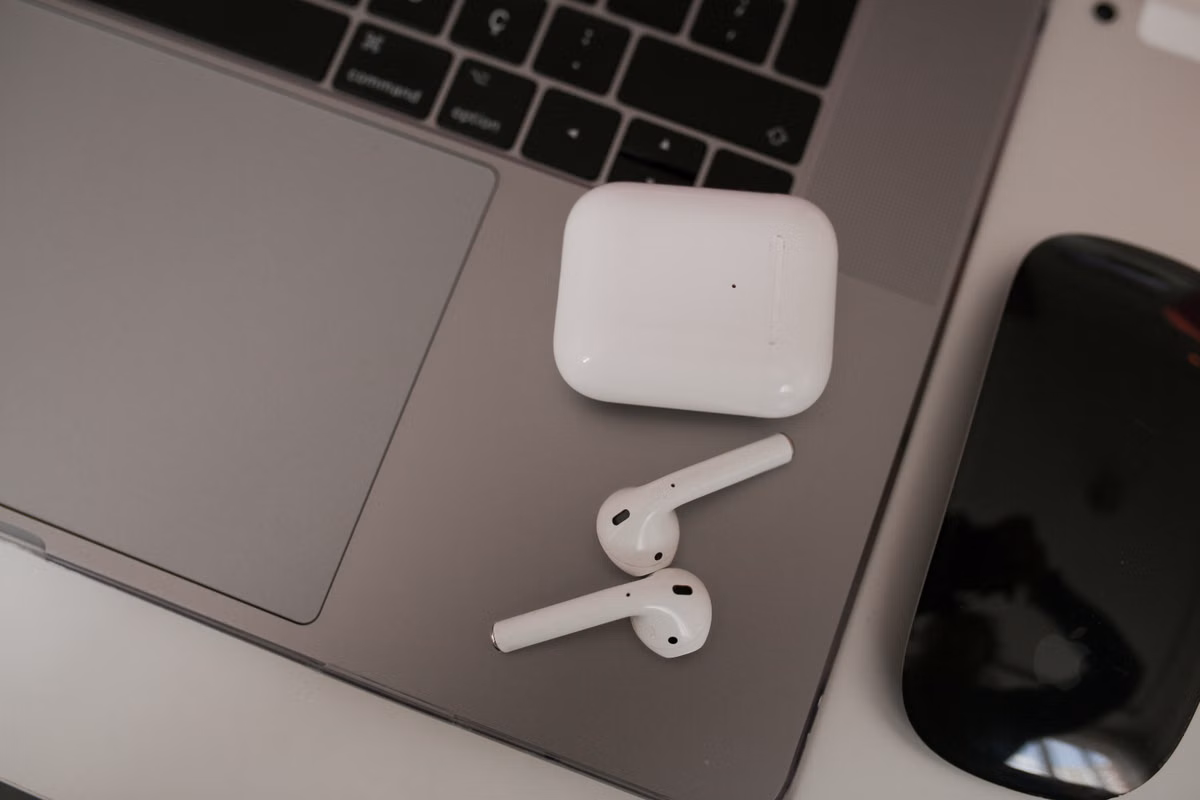 AirPods 要加摄像头？2026 Camera AirPods 最新消息、AI 功能、发布时间与价格预测